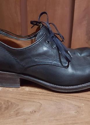 Шкіряні туфлі