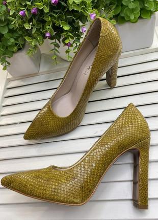 Круті шкіряні туфлі(устілка 26см)