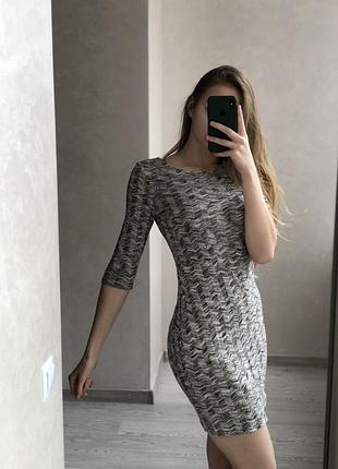 Серое платье по фигуре esprit