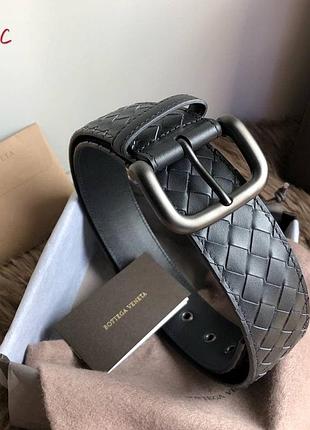 Чоловічий шкіряний ремінь в подарунковому наборі