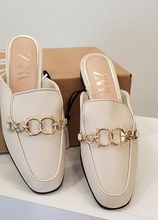 Шкіряні шльопанці zara