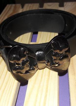 Ремень черный с красивой пряжкой бантик с бабочками