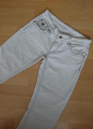 Белоснежные повседневные джинсы2 фото