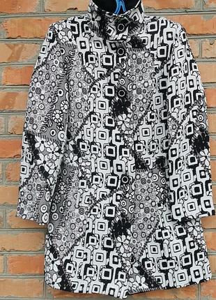 Шикарне чорно-біле італійське пальто