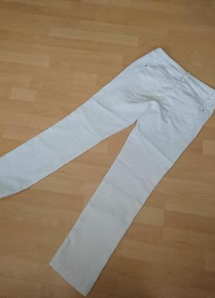 Базовые белые джинсы3 фото