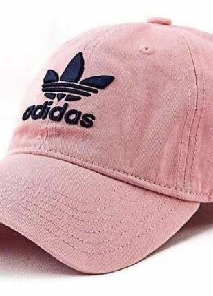 Розовая кепка adidas