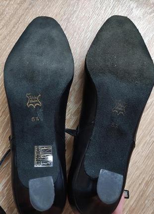 Кожаные туфли - натуральная мягкая кожа, средний каблук, застежка на кнопке. италия5 фото