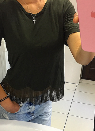 Стильная блуза цвета хаки/актуальная  футболка с бахромой/нарядная рубашка/зеленая майка