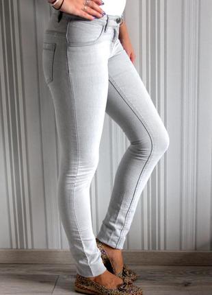 Светло-серые джинсы аlive.1 фото