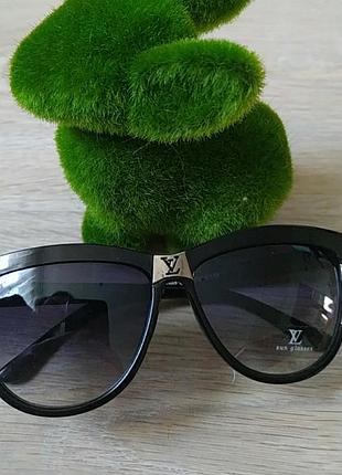 Женские солнцезащитные очки