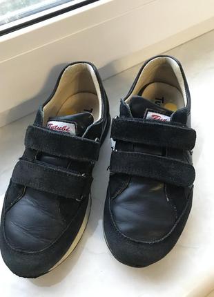 Шкіряні кросівки