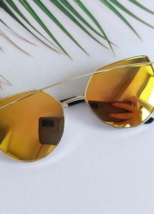 Солнцезащитные очки зеркальные желтые жля девочки 7-12 лет2 фото