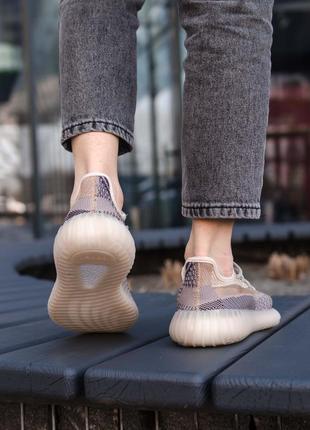 Кросівки adidas yeezy 350 v2 ash pearl (шнурки рефлективні) кроссовки4 фото