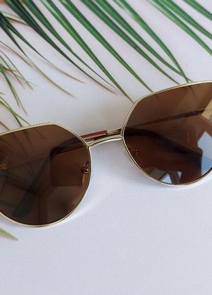 Солнцезащитные очки в коричневом цвете для девочки 7-12лет2 фото