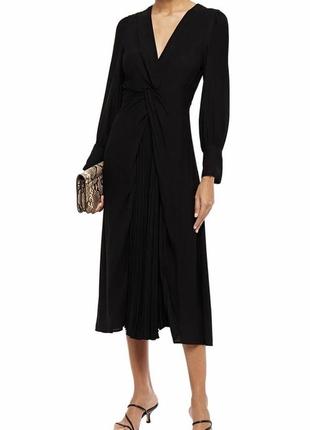 Чёрное классическое платье sandro paris