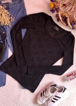 Чёрная кофта с просветляющей ткани в виде кружева