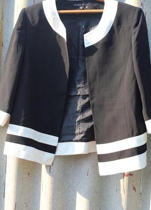 Креповый пиджак с укороченными рукавами и контрастной отделкой preston & york 50-523 фото