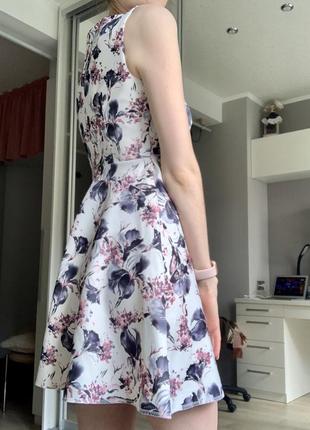 Платье в цветочный принт4 фото