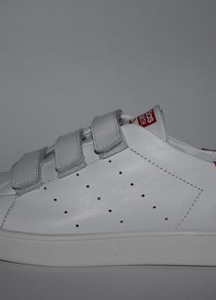 Кеди чоловічі шкіряні білі з червоним задником на липучці