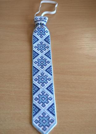 Краватка дитячий. довжина 32 див. вишивка хрестик. блакитний - темно синій