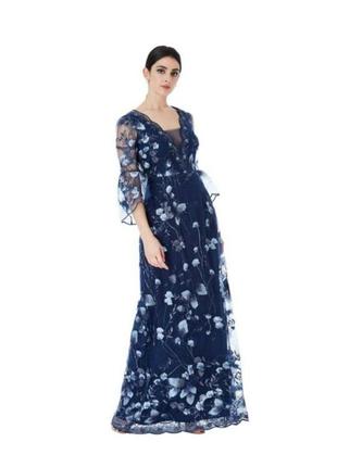 Красивые нарядное длинное платья украшено кружевными цветами, пайетками, випускной1 фото