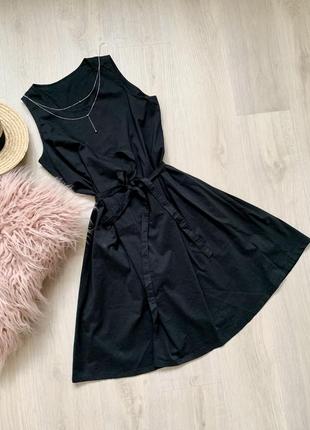 Базовое чёрное платье