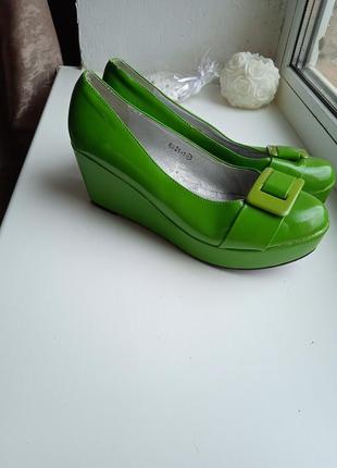 Туфли зеленые6 фото