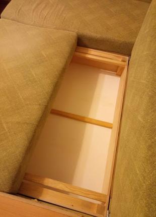 М'який кутовий диван розкладний стандарт з бічними полицями для зберігання речей