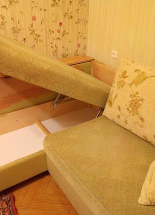 Мягкий угловой диван раскладной стандарт с боковыми полками для хранения вещей4 фото