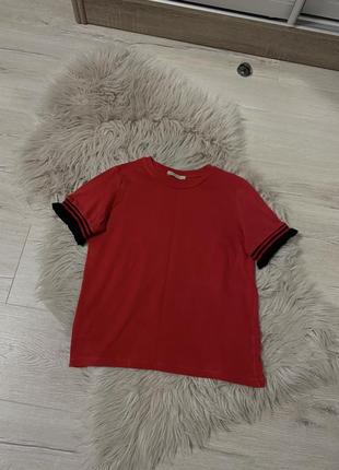 Гарненька футболочка