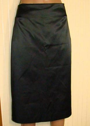 Черная атласная юбка- карандаш2 фото