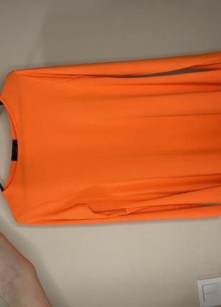 Яскраве плаття оранжеви