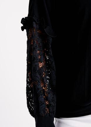 Черная женская блузка lc waikiki / лс вайкики с ажурными вставками на рукавах4 фото