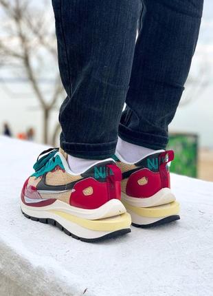 Кросівки nike vaporwaffle sport fuschia x sacai4 фото