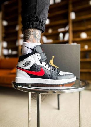 Кросівки nike air jordan 1 mid "black chile red/white"