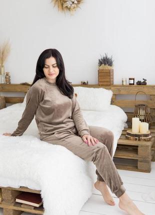 Спортивний костюм з велюру