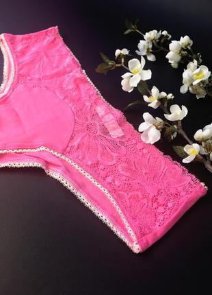 Нежные кружевные хлопковые трусики victoria's secret lace trim cheeky panty4 фото