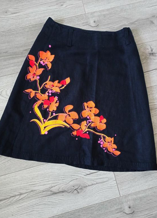 Летняя льняная короткая юбка с вышивкой inwear