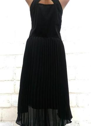 Vero moda чорне плаття з плісировка і оригінальним кроєм7 фото