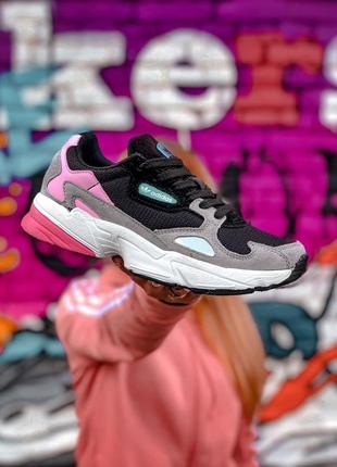 Кросівки жіночі adidas falcon