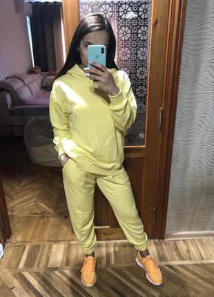 Класний лимонний оверсайз костюм бренду sneakers pro