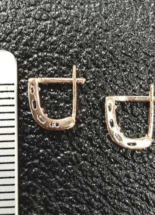 Детские серьги дорожка со вставками из белых и синих фианитов , вес 0.66 грм - арт 970223388