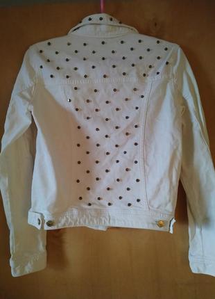 Zara жакет джинсова курточка з шипами біла2 фото