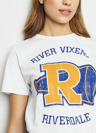 Футболка с принтом riverdale cheerleading. белая футболка с принтом ривердейл9 фото