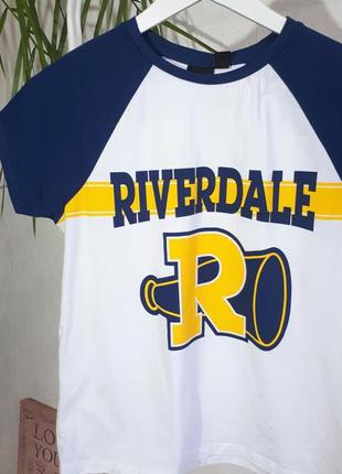 Футболка с принтом riverdale cheerleading. белая футболка с принтом ривердейл3 фото