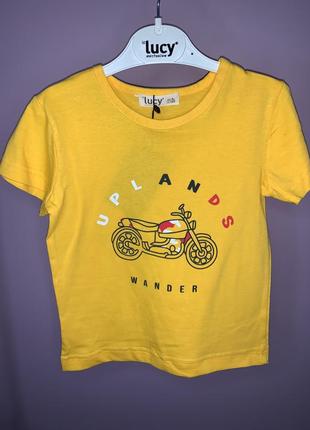 Костюм для мальчика желтая футболка и шорты в полоску1 фото