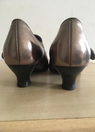 Брендові стильні шкіряні туфлі мері джейн