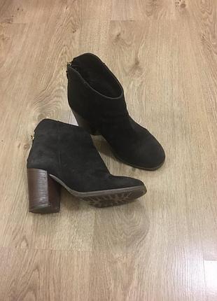 Черевики, ботильйони жіночі сlarks