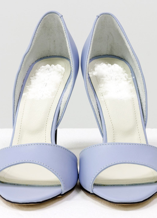 Кожаные нежно-голубые туфли с открытым носочком на шпильке4 фото