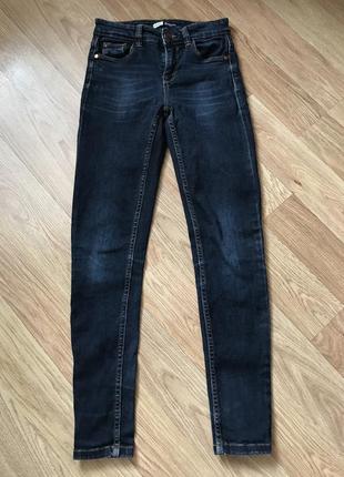 Джинсы skinny stradivarius